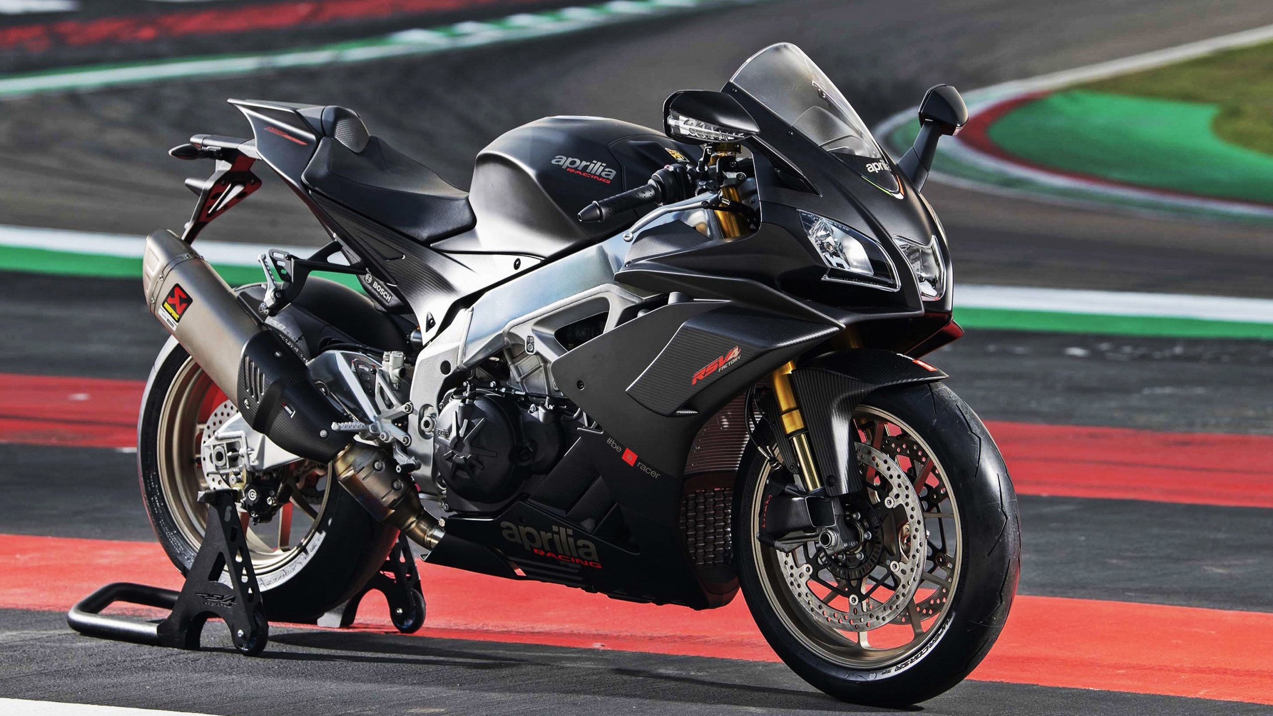 熊猫直播-巴黎主场碾压南安普顿，豪取五连胜，巴黎主场碾压南安普顿,豪取五连胜的视频