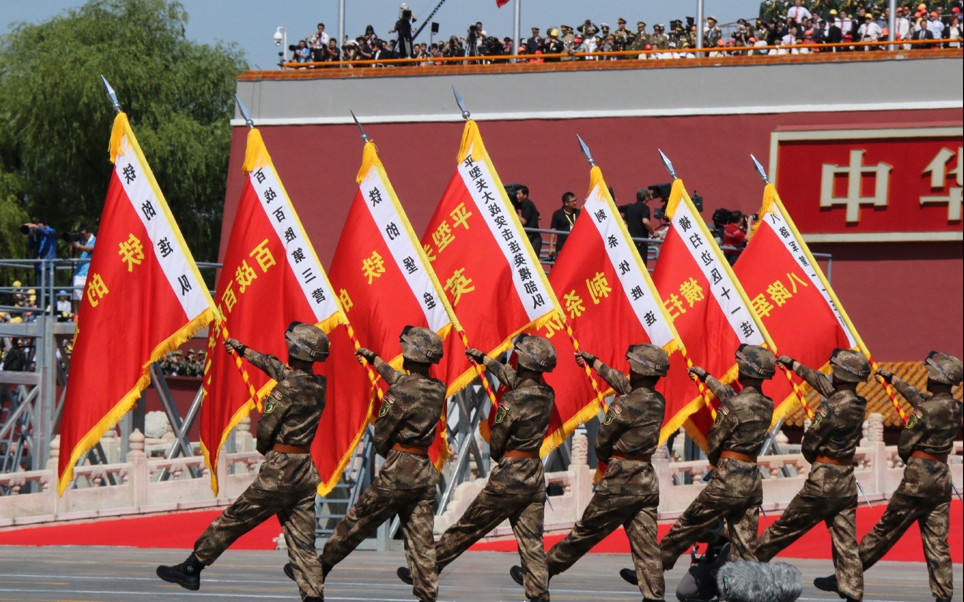 英超火热争冠:激烈拼搏演绎足球经典,英超足球视频